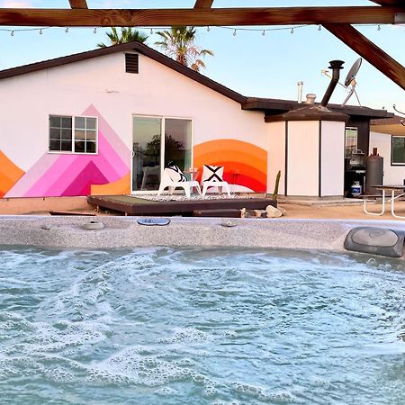 Twin Palms Desert Getaway - Jacuzzi, Fire Pit, Meditation Room & More Joshua Tree Buitenkant foto
