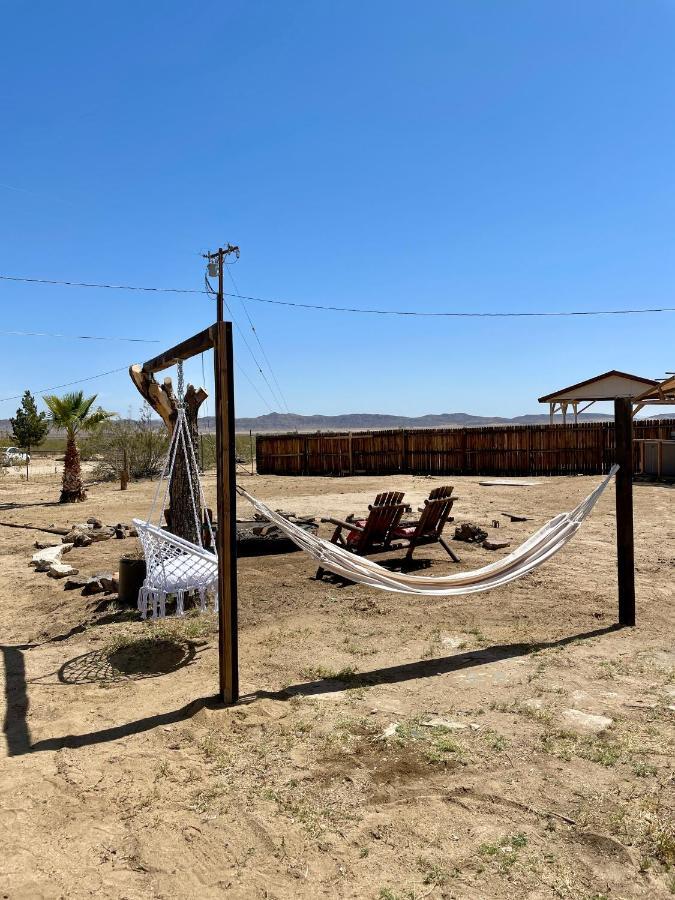 Twin Palms Desert Getaway - Jacuzzi, Fire Pit, Meditation Room & More Joshua Tree Buitenkant foto
