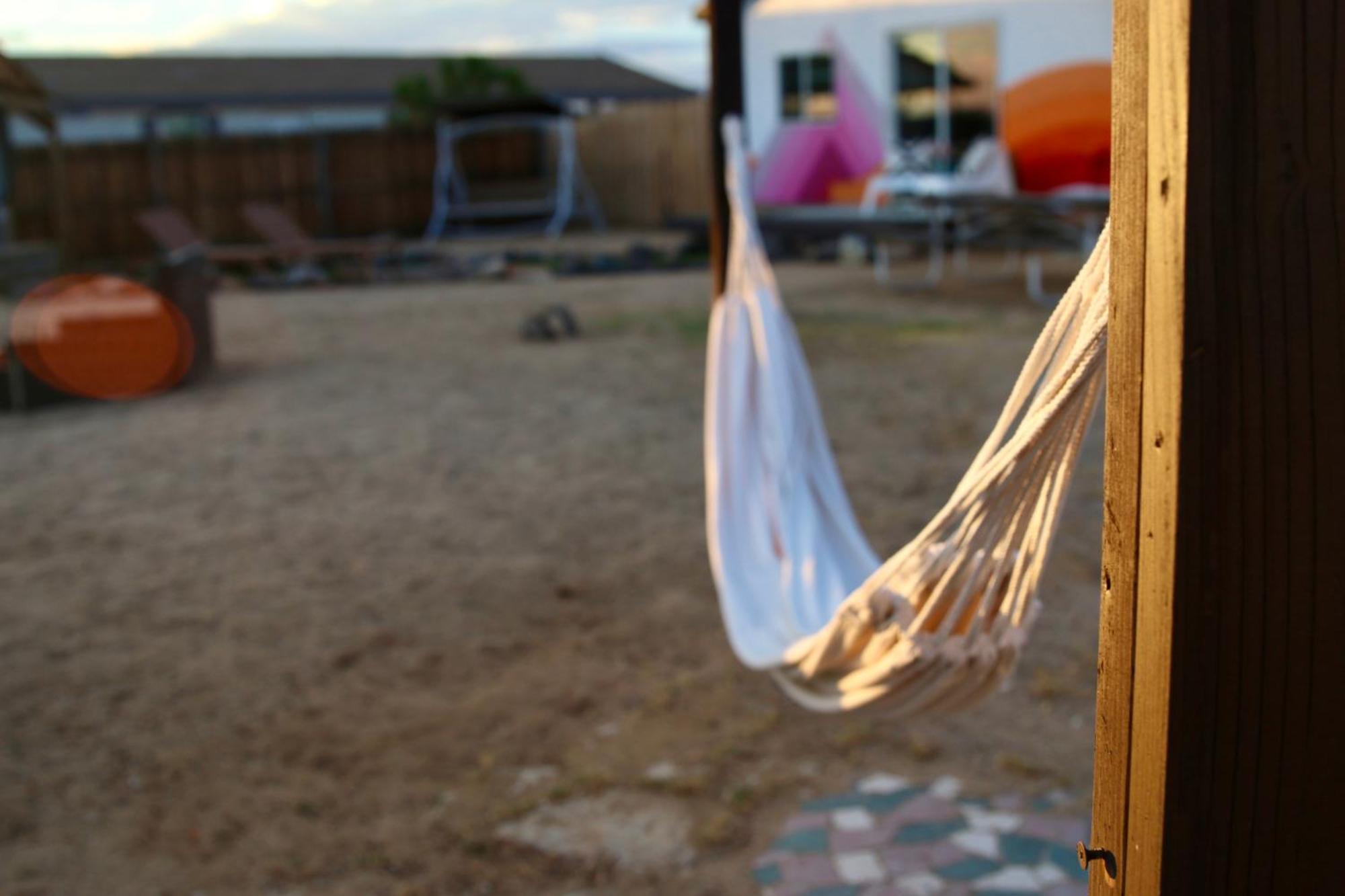 Twin Palms Desert Getaway - Jacuzzi, Fire Pit, Meditation Room & More Joshua Tree Buitenkant foto
