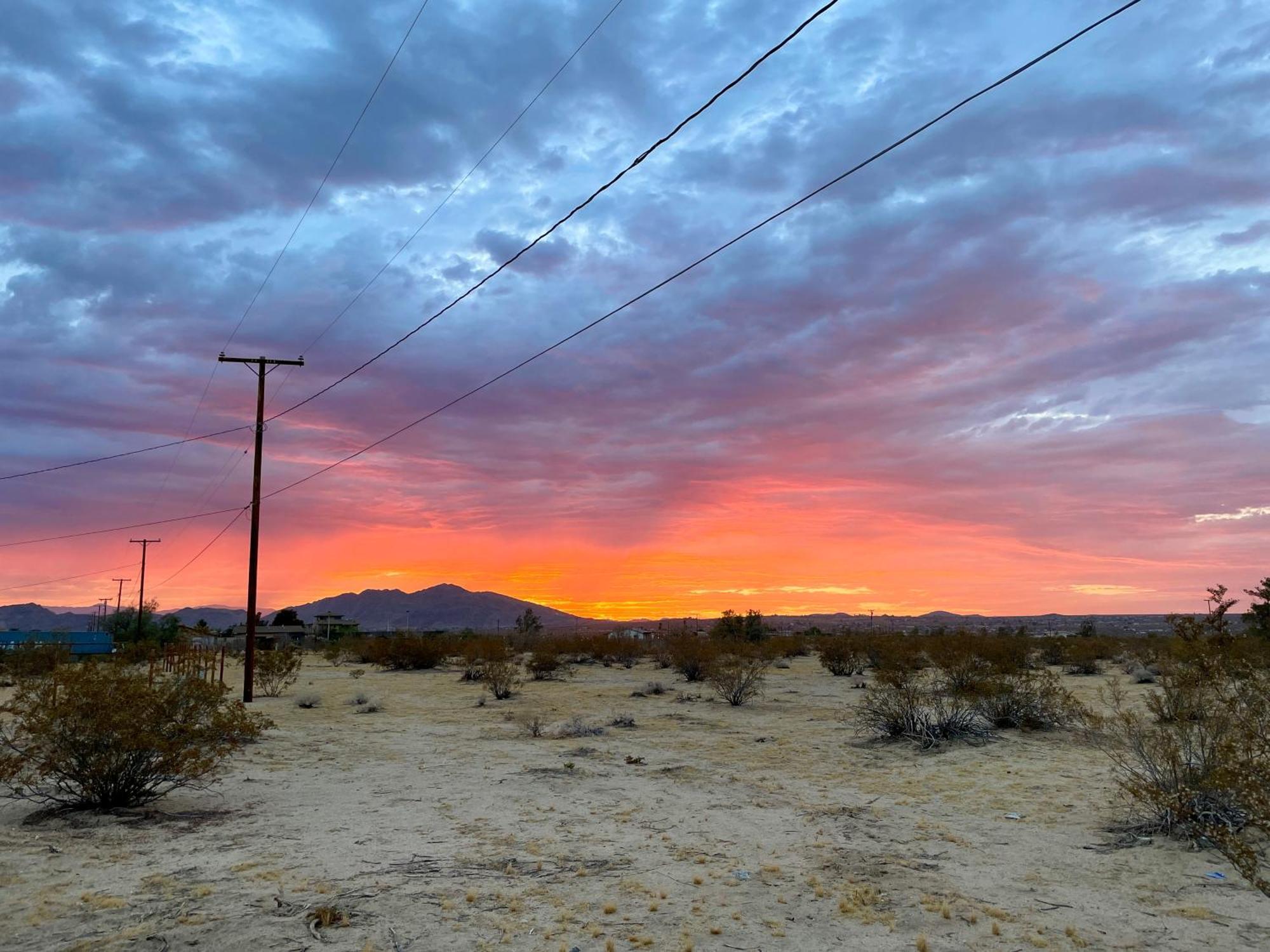 Twin Palms Desert Getaway - Jacuzzi, Fire Pit, Meditation Room & More Joshua Tree Buitenkant foto